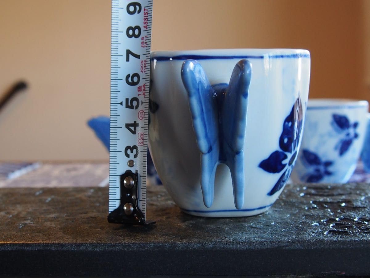 中国茶器　景徳鎮　手描き　茶杯　コーヒーカップ　女性ぴったり　青花磁　蝶々　２点 中国茶器 景徳鎮 手描き 茶杯 コーヒーカップ 女性ぴったり 青花